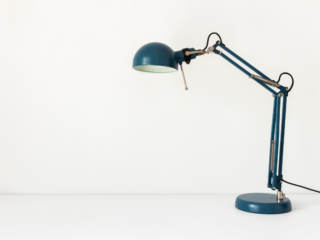 Amber LED Reading Lamps: Your Eco-Friendly, User-Focused Solution