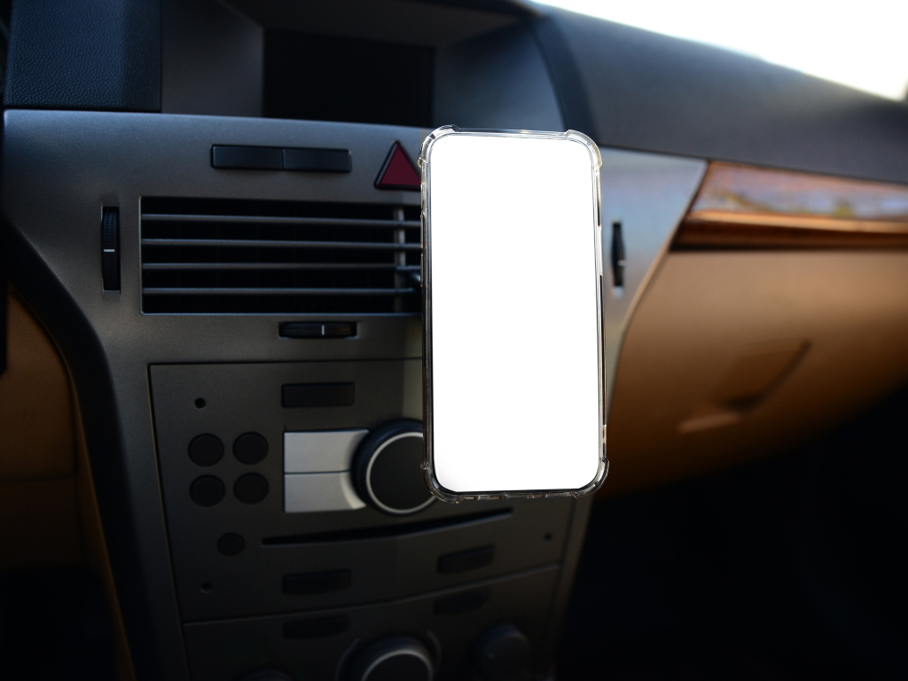 10 Key Features to Consider When Choosing a Car Phone Holder